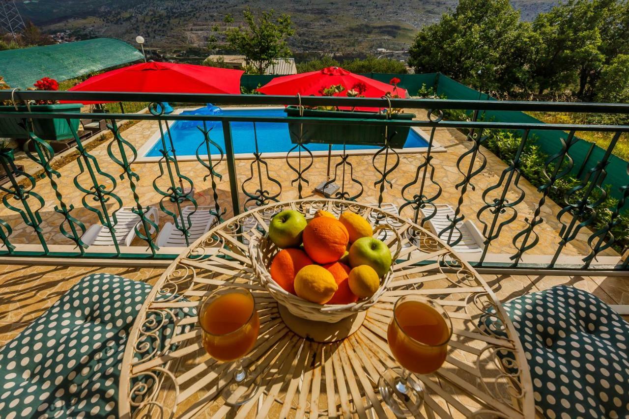 Holiday Home Cherry Tree Zrnovnica Exterior photo