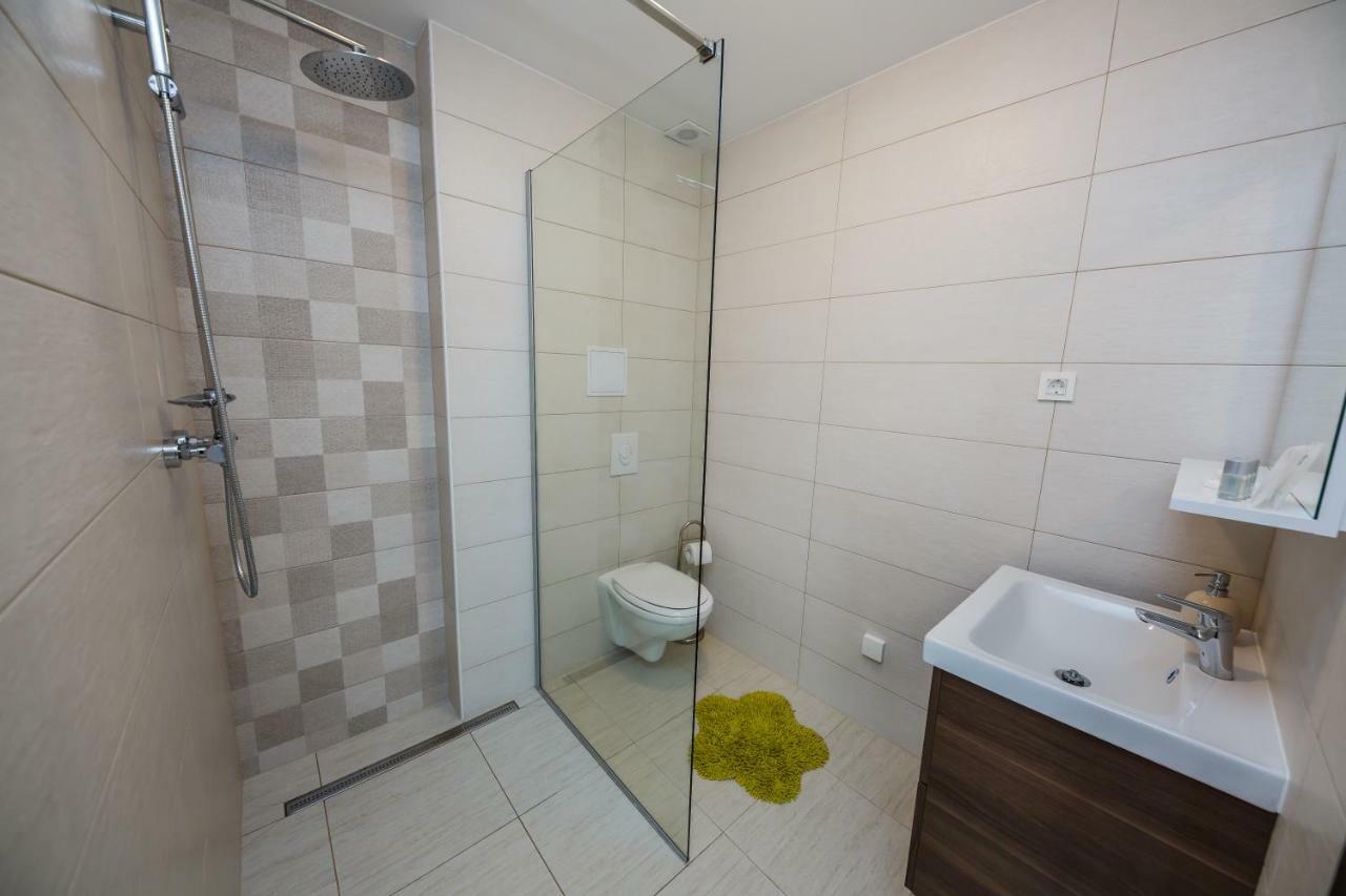 Holiday Home Cherry Tree Zrnovnica Exterior photo